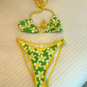 Heavy manners bikini by Elsa Hosk.